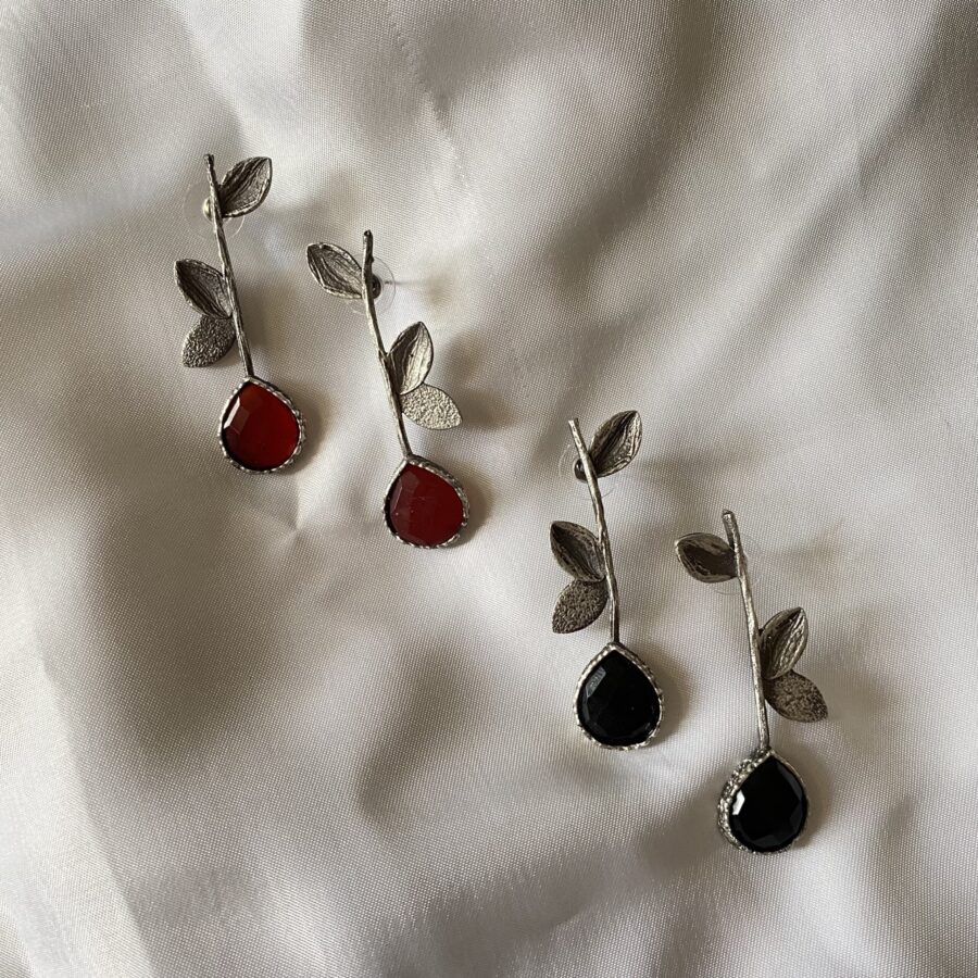 Leaf On Stapm Drop Earrings