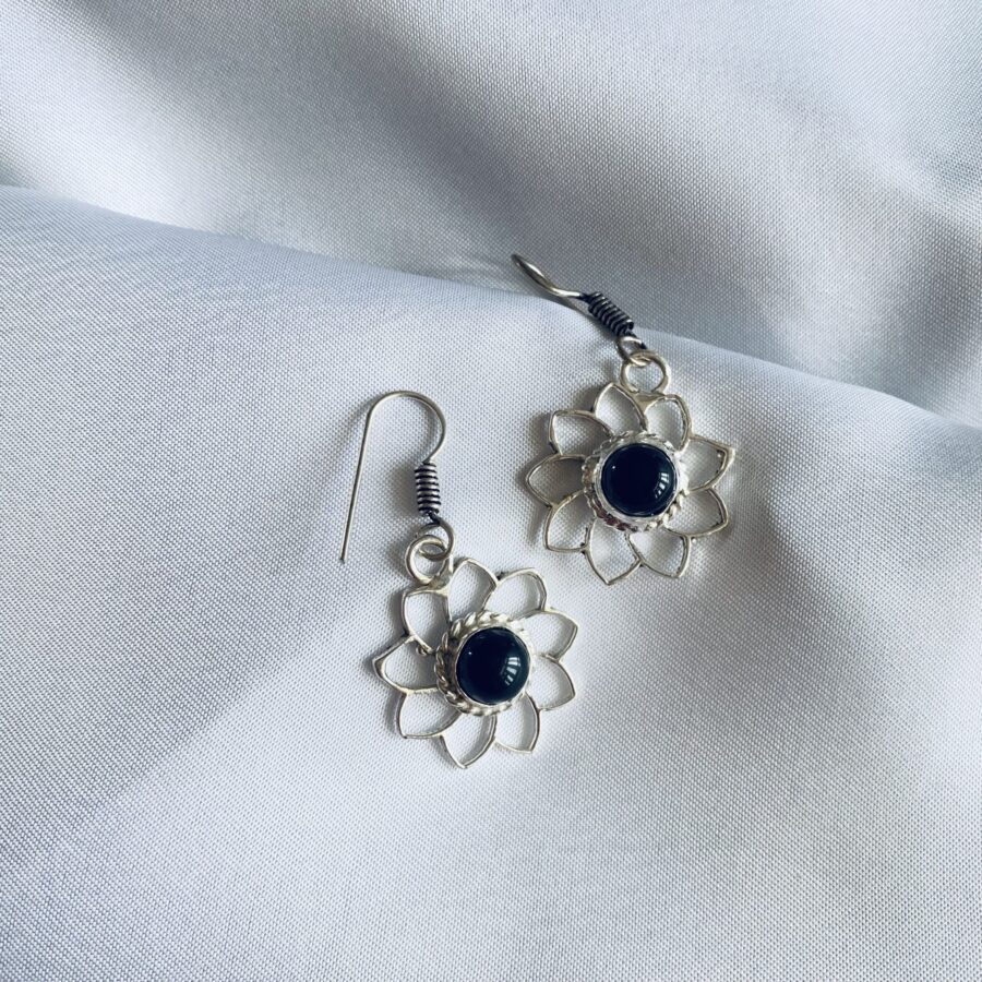 Small Flower Shape Dangle Drop Earrings in Black