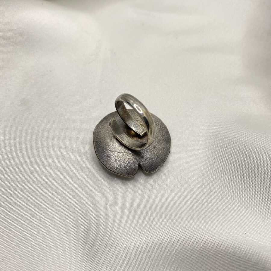 Pearl On Lotus Leaf Ring Pearl On Lotus Leaf Ring