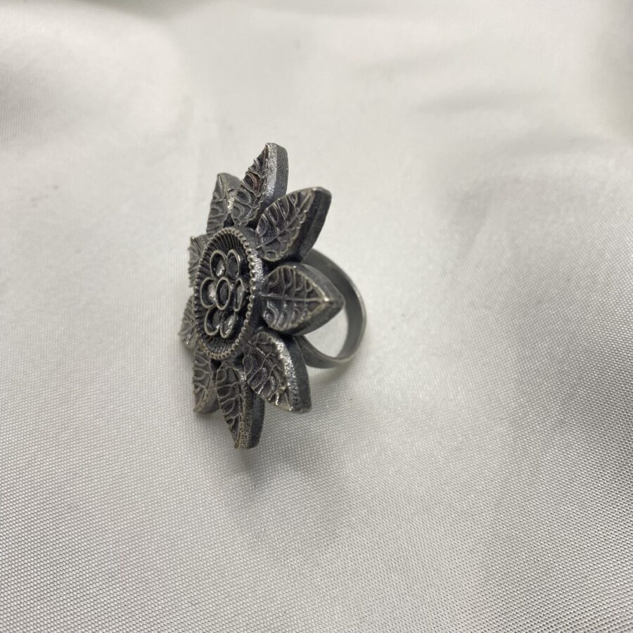 Beautiful Oxidised Ring With Stone