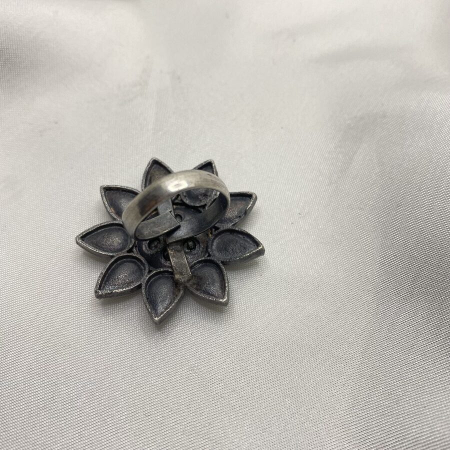 Beautiful Oxidised Ring With Stone