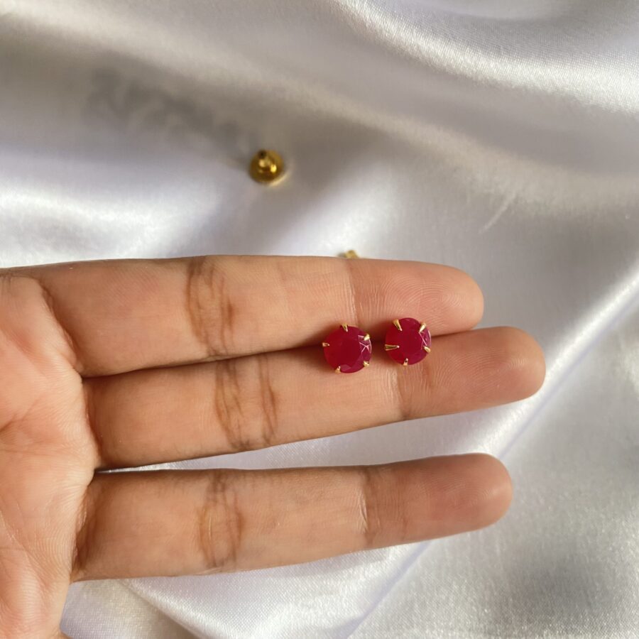 8 mm stone Studs 8 mm stone Studs