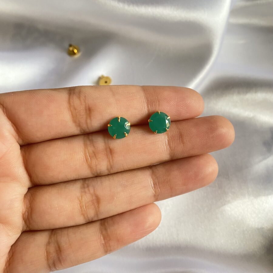 8 mm stone Studs 8 mm stone Studs