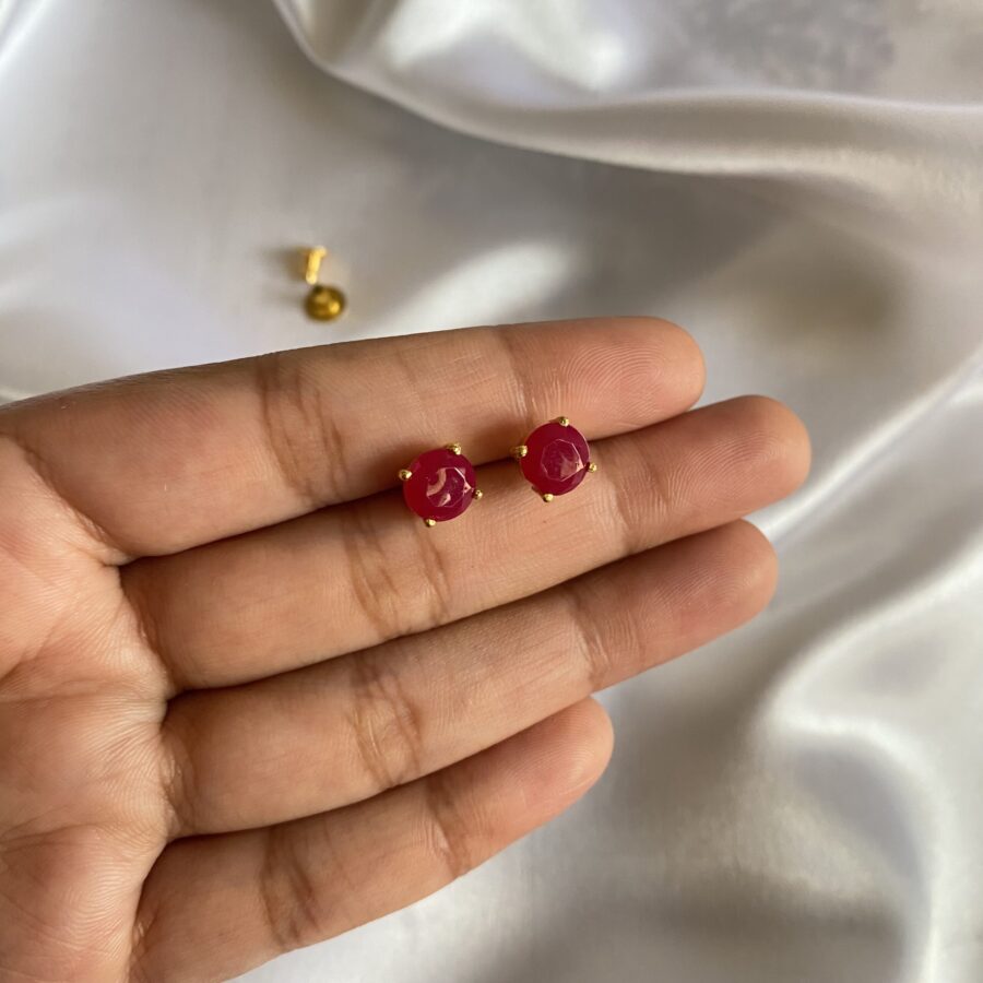 Round Shape Gold Plated Studs