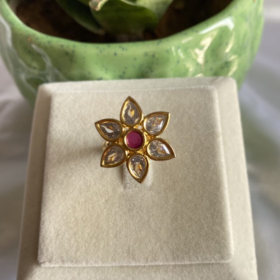 Zirconia Stone Flower Shape Ring Zirconia Stone Flower Shape Ring